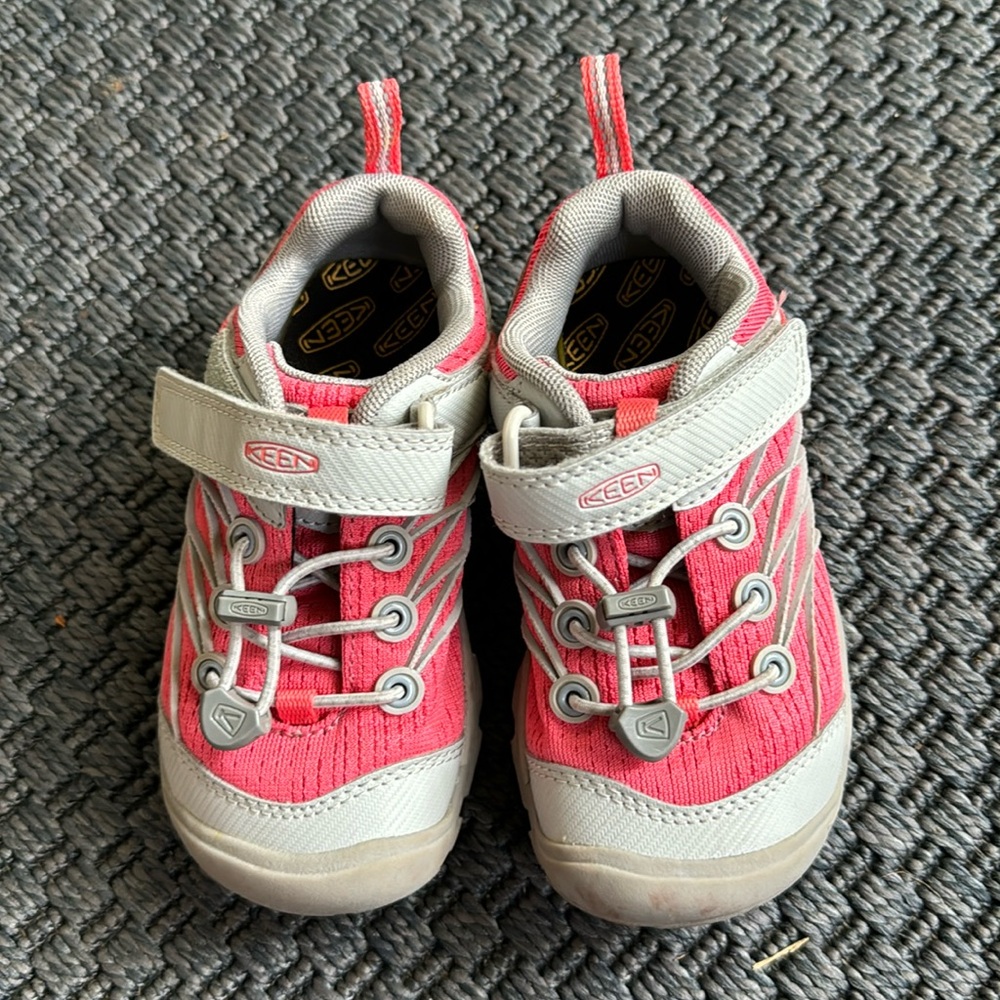 Keen US size 9 small kids non-marking Chandler CNX shoe.